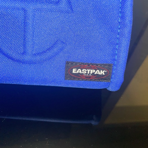 Small Eastpak X Telfar Painter’s Tape Shopper - Picture 5 of 10